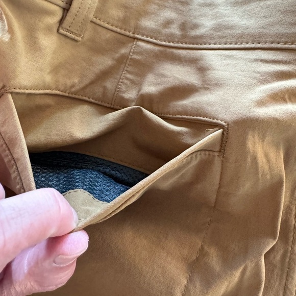 Eddie Bauer Nylon Zipper Pocket Flat Front Short / 35 - Picture 7 of 11